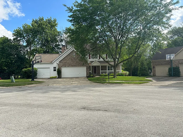 10200 Tammer Dr — Photo 2