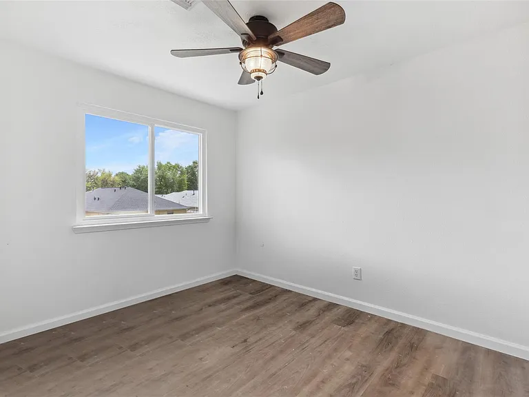 24210 Hard Wood Dr — Photo 15