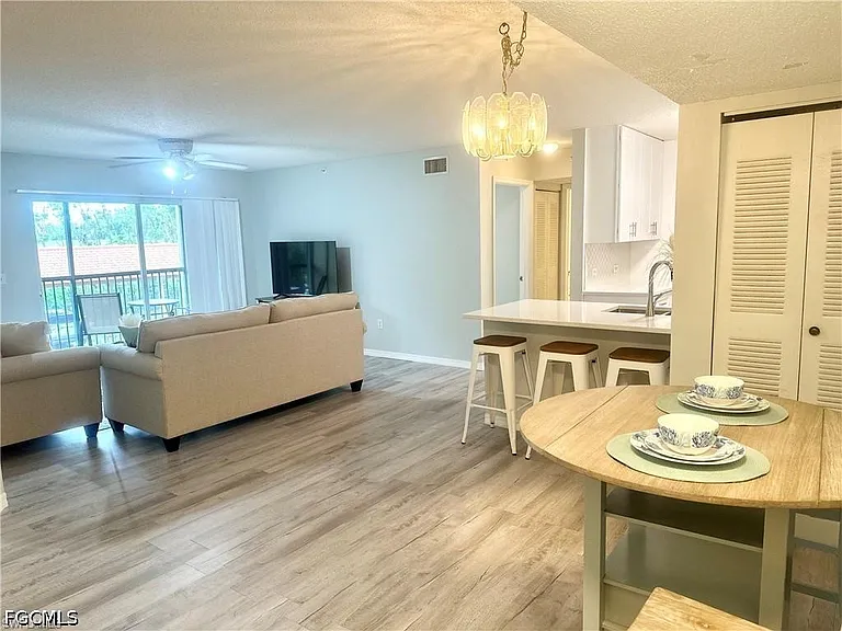 8940 Colonnades Ct E #725 — Photo 2