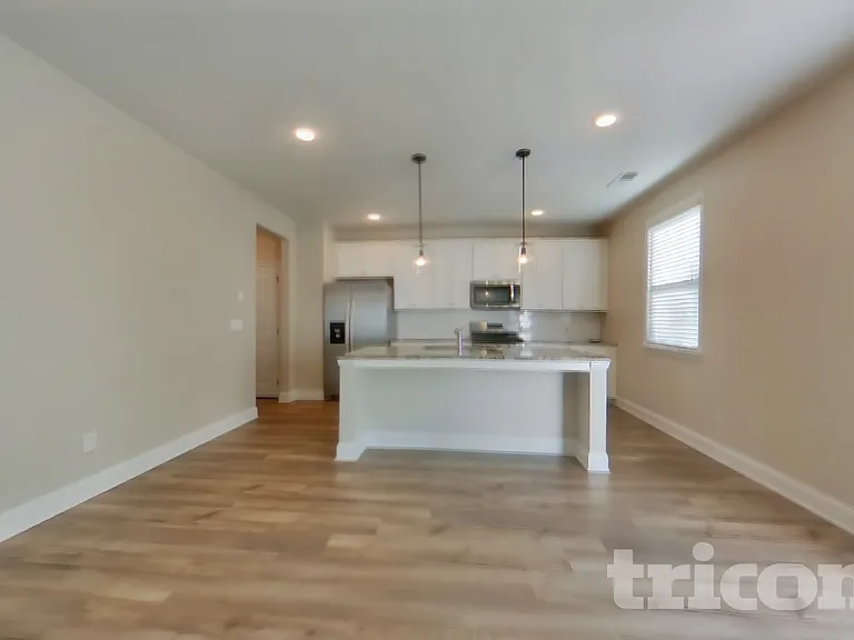 83 Leyland Ct — Photo 3