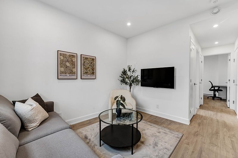 1st image of 887 Somerset St W Unit 101