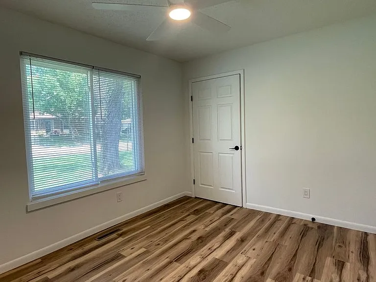 131 N Fairwood Ave — Photo 16