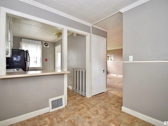 4th image of 2524 W Downs Cir