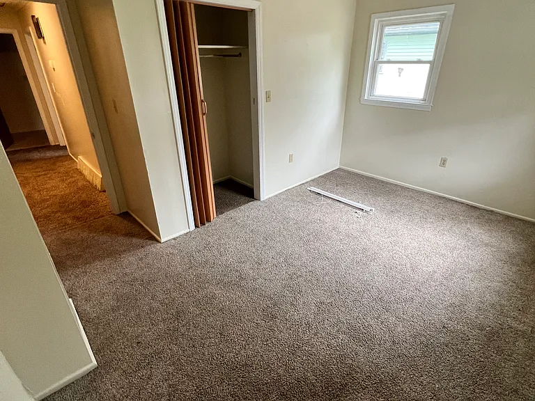 408 Joseph St — Photo 4