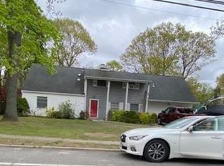 119 Holbrook Rd, Holbrook, NY 11741