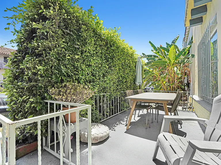 325 N Stanley Ave #327 — Photo 12