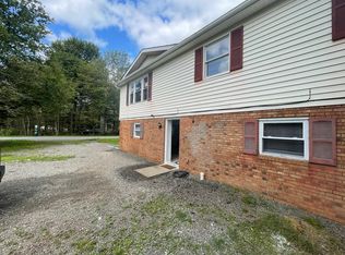4625 Burnside Dr, Tobyhanna, PA 18466