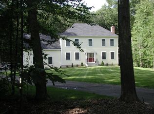 27 W Shore Dr, Clinton, CT 06413