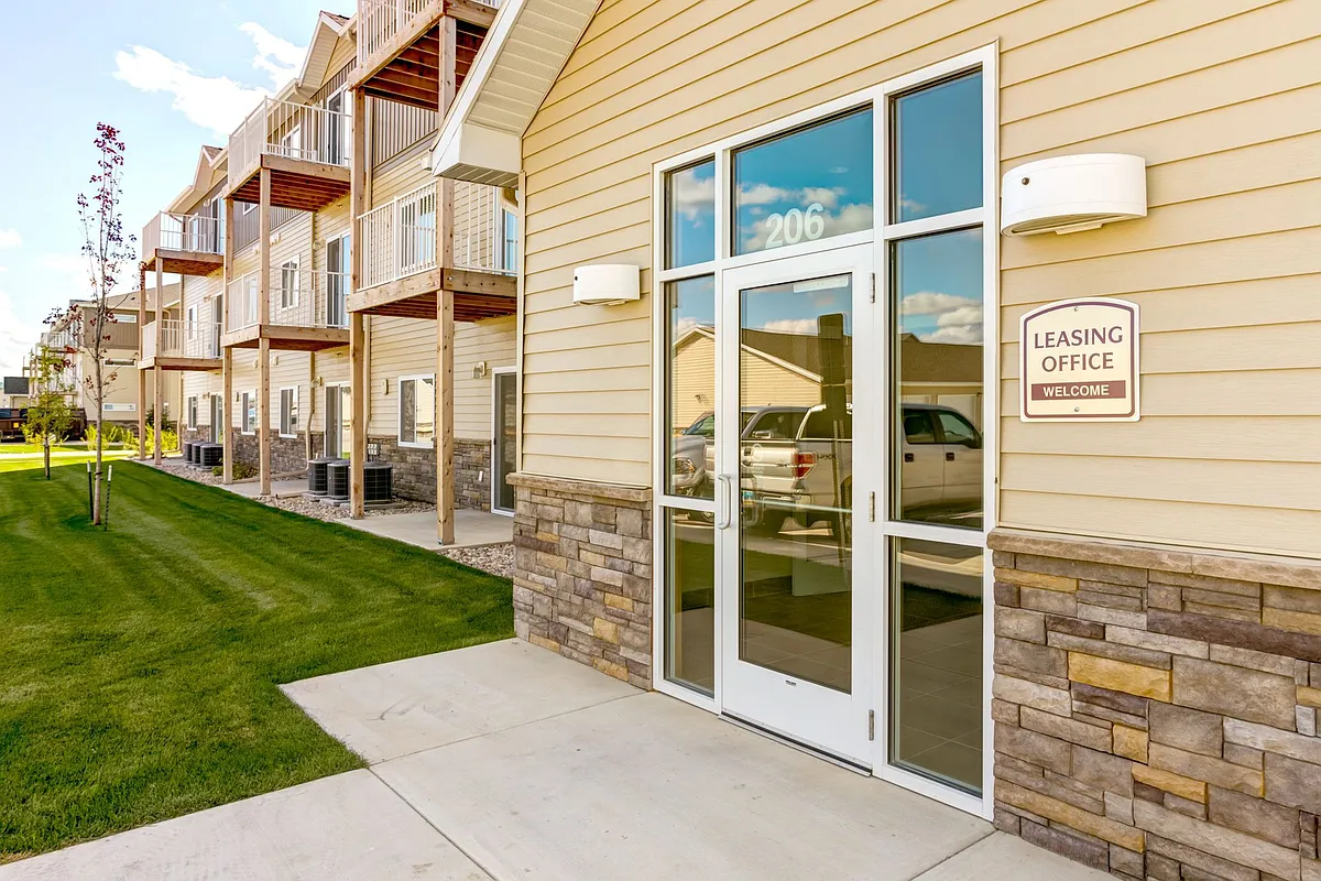 Building Photo - Eagles Landing