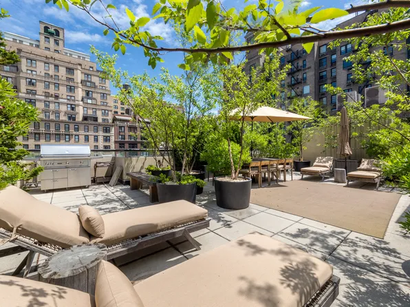 35 East 63rd Street image 18 of 25