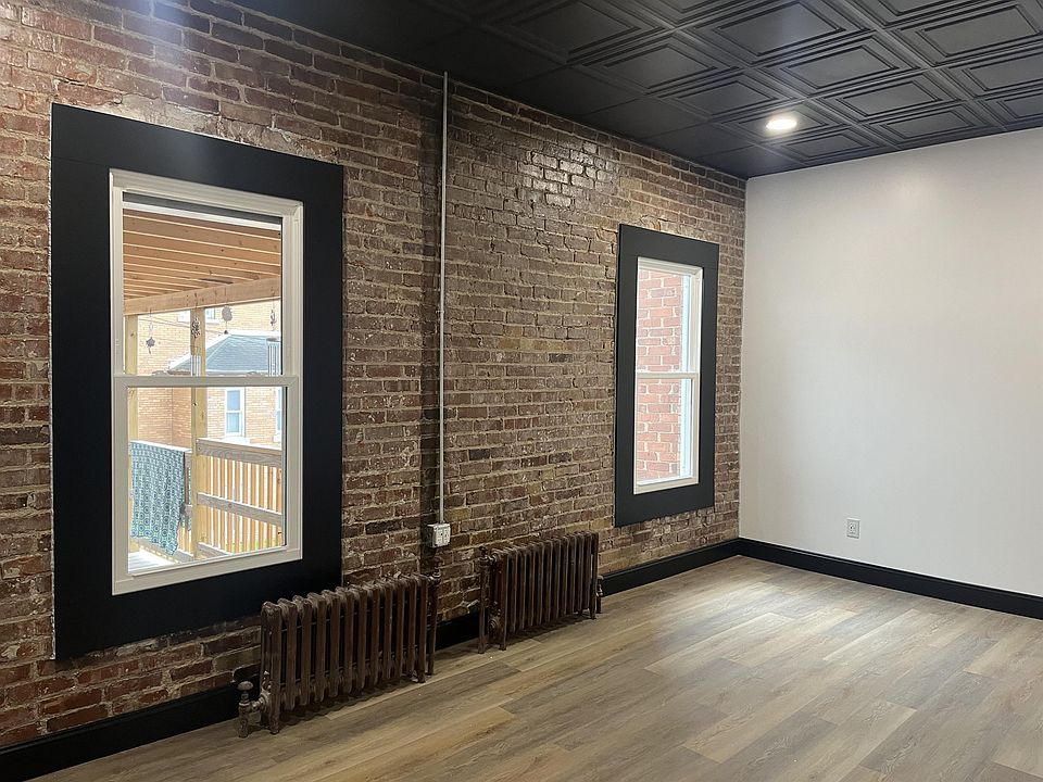 1st image of 815 Linden Ave #11220314