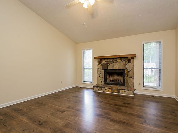 3rd image of 3731 Menloe Way