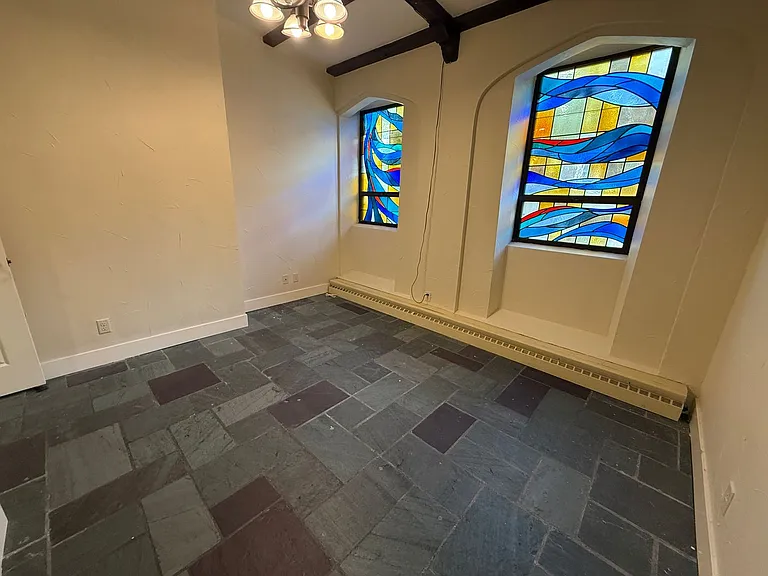 Cass Street Apartments — Photo 30