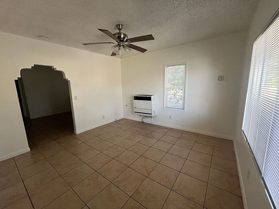 2nd image of 1088-1098 Acacia Ave #1098-01