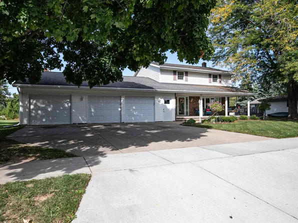 119 Homewood Ct, Little Chute, WI 54140