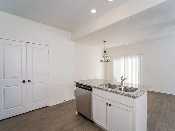 5th image of 6113 Casper Dr #6113