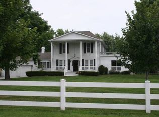 436 SW Sunset Dr, Lees Summit, MO 64081