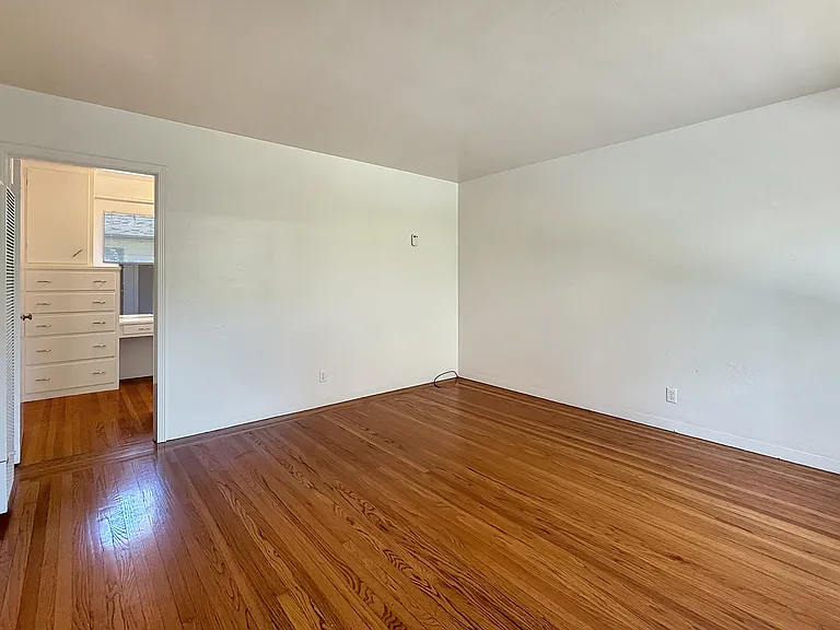 Living Room - Unstaged