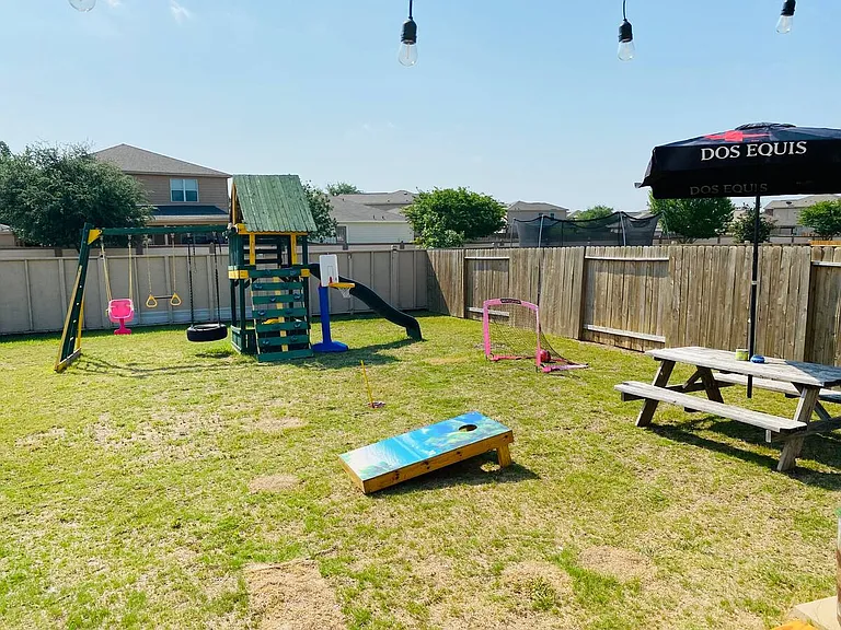 6402 Underwood Way — Photo 16