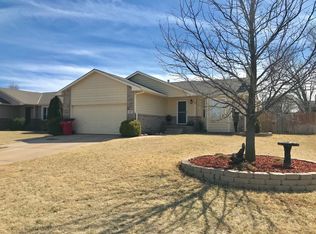 607 E Plantation Rd, Maize, KS 67101