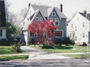 988 Roanoke Rd, Cleveland Heights, OH 44121