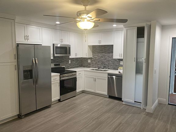 2nd image of 2960-2980 Clairemont Sq #38