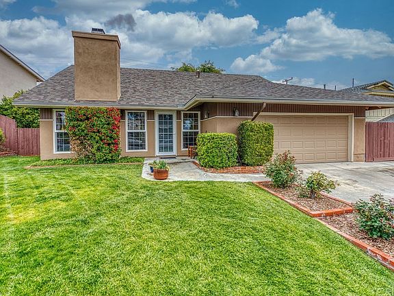 2nd image of 27832 Rosamond Dr