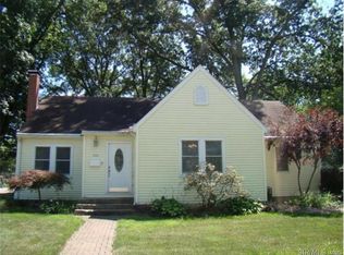 180 N 3rd St, Breese, IL 62230