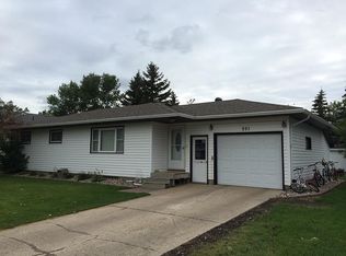 221 11th St., Ipswich, SD 57451