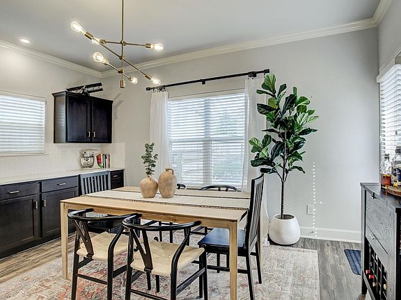 5th image of 1018 Hillstar St