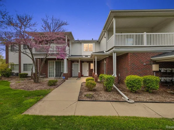 14226 Moravian Manor Cir, Sterling Heights, MI 48312