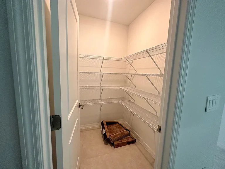 2276 Gatsby Ln — Photo 11
