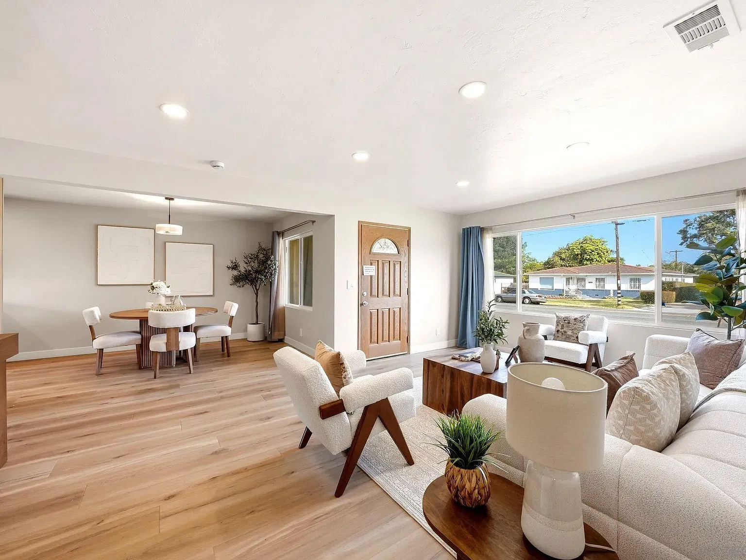 3 bed, 2.0 bath, 1269 sqft, $3,550 — Photo 3