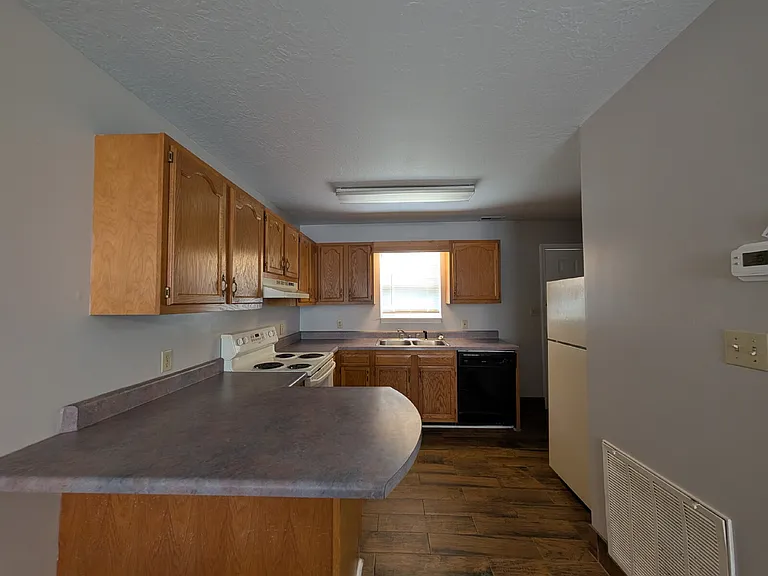 587 Baker Rd #H4 — Photo 3
