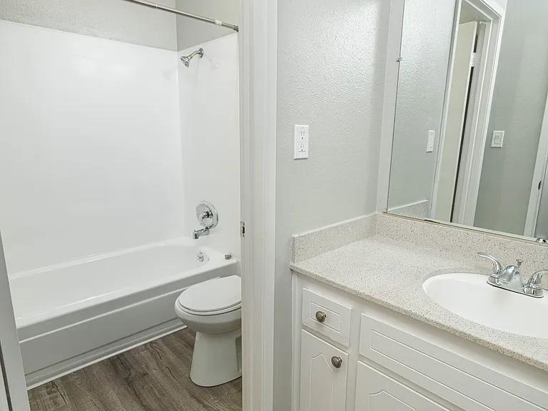 Crestview North Apartments — Photo 28