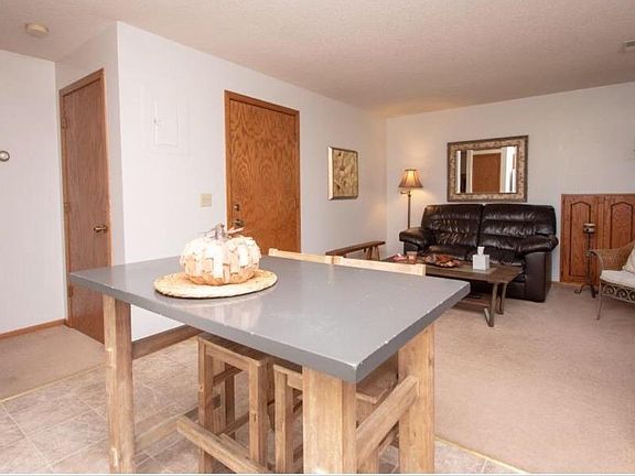 2nd image of 944 1st St APT 2