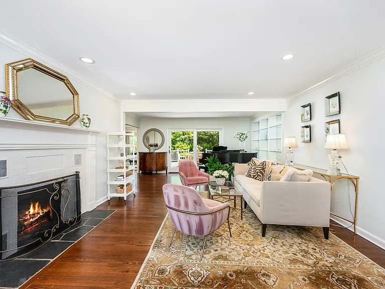 322 Noroton Ave — Photo 7