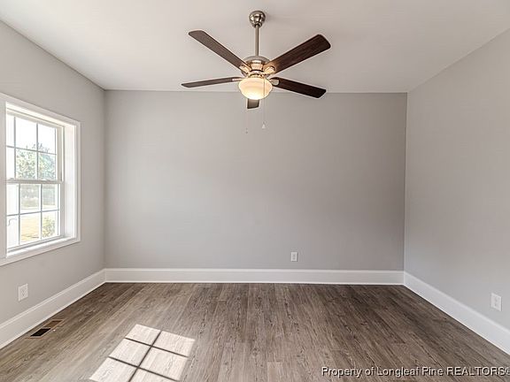 3rd image of 533 Stadium Dr