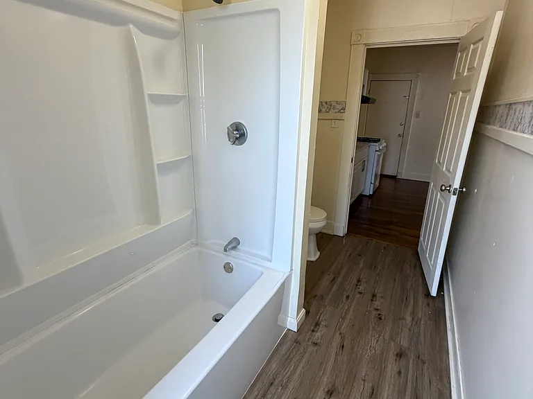 8 Bonney St #4 — Photo 3