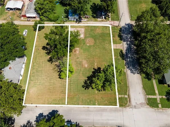 301 N 10th St, Neodesha, KS 66757