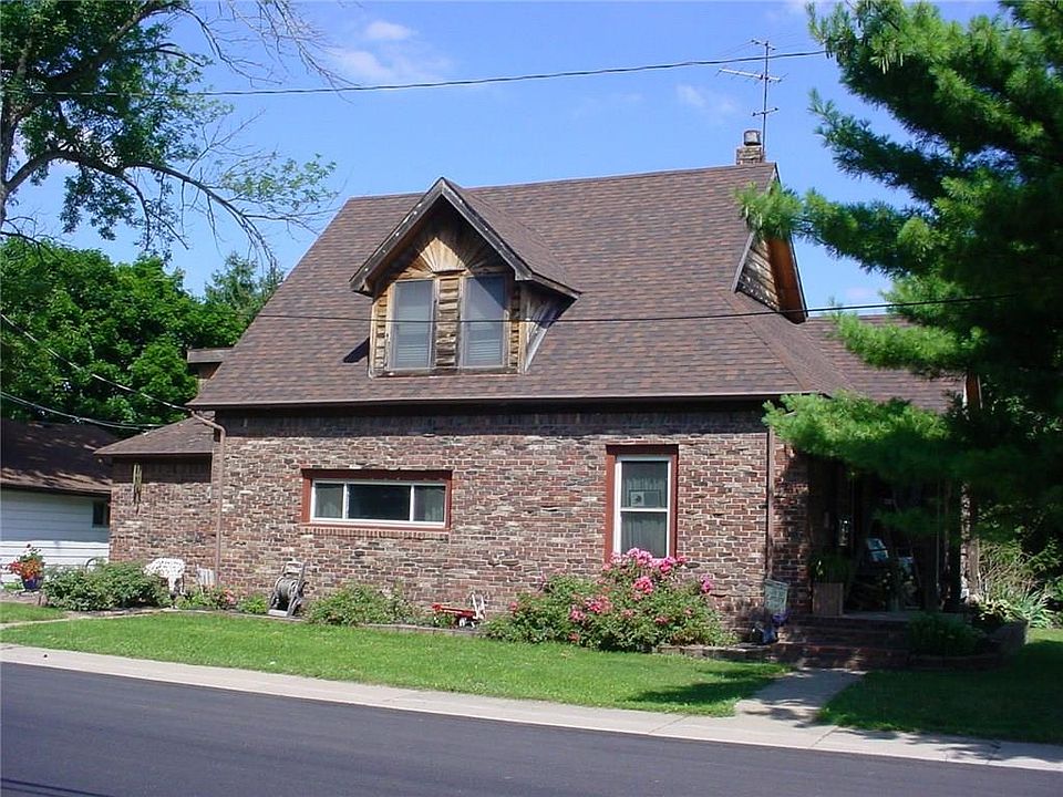 1st image of 301 W Church St