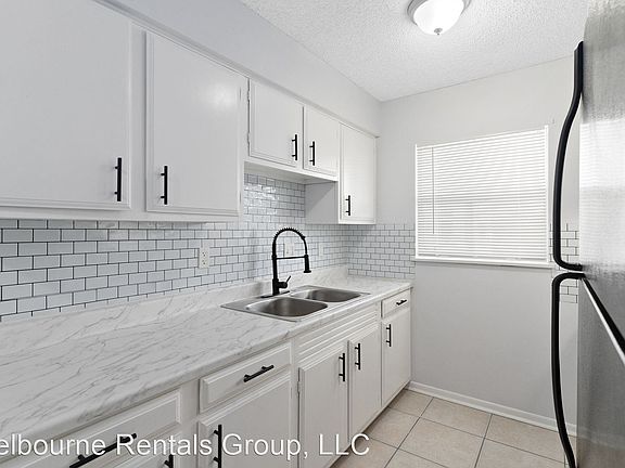 3rd image of 955 6th St SE #11411910