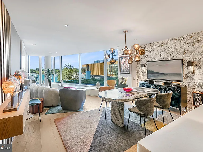601 Wharf St SW #208 — Photo 9