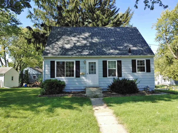 1216 W 11th St, Waterloo, IA 50702