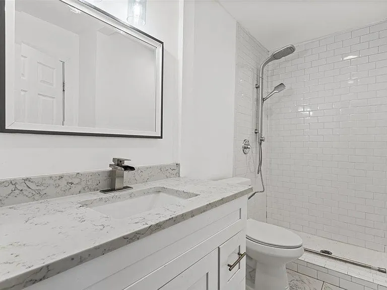 6401 Chimney Creek Cir #A — Photo 12