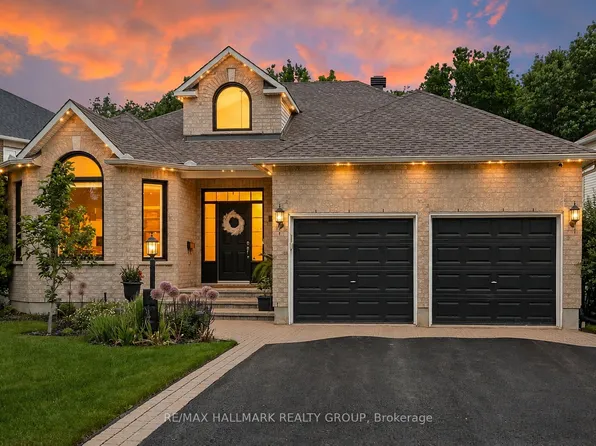 85 Knowlton Dr, Ottawa, ON K2G 6V3