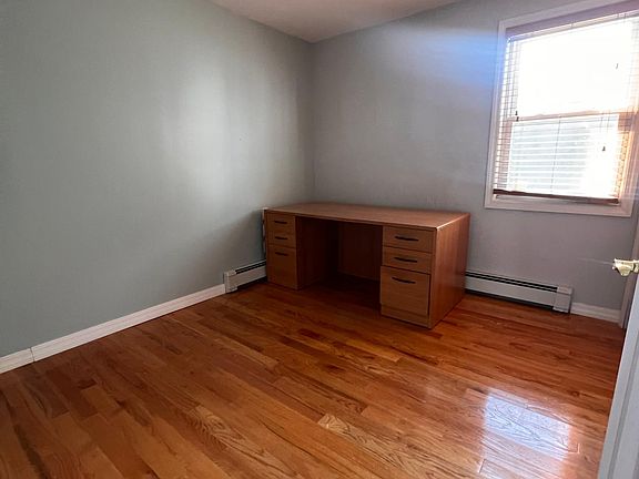 4th image of 12 Washington St