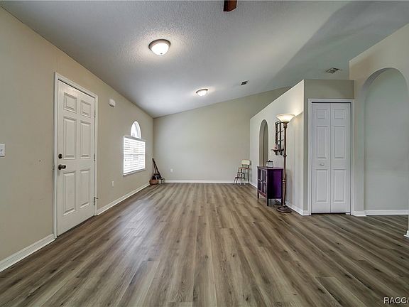 4th image of 1504 W Omaha Pl