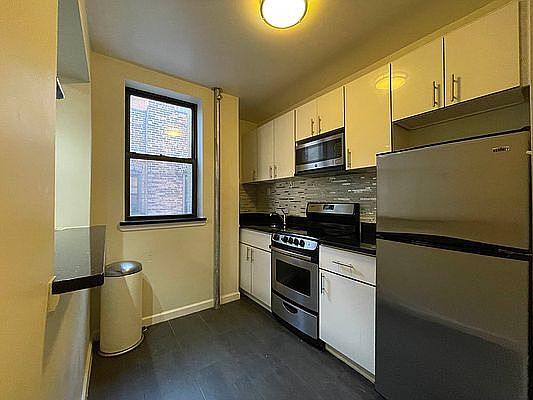 3rd image of 41-20 29th St #5B