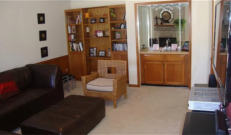 22818 Brafferton Ln — Photo 4